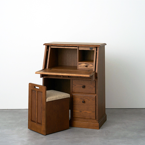 ライティング・ドレッサー