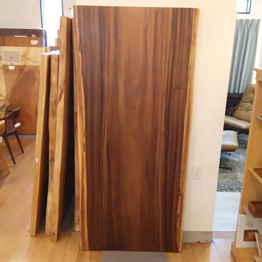 モンキーポッド一枚板[1820-840]