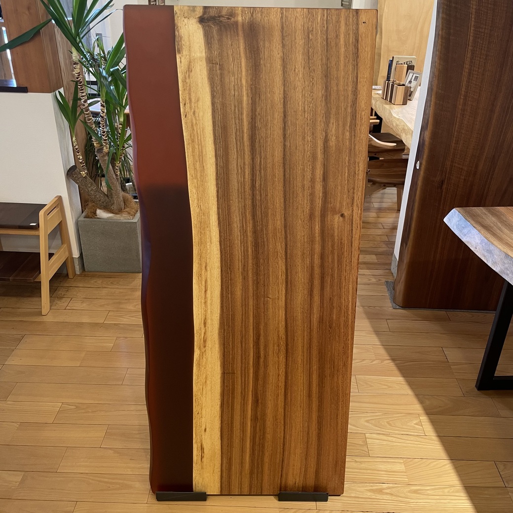 モンキーポッドレジンデスク(ブラウン)[1350-590]