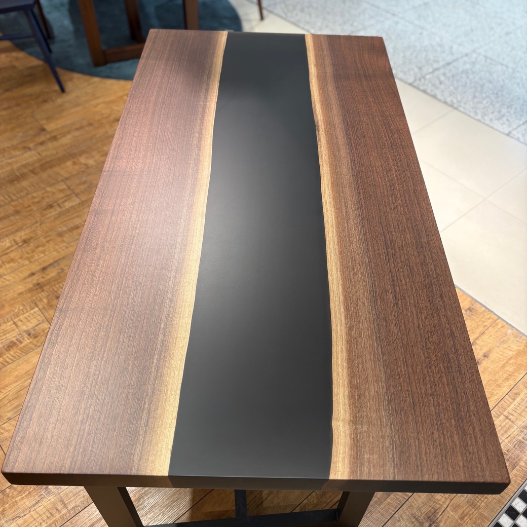 ブラックウォールナットレジンテーブル(ブラック)[1420-750]