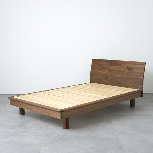 クチュリエベッドフレーム