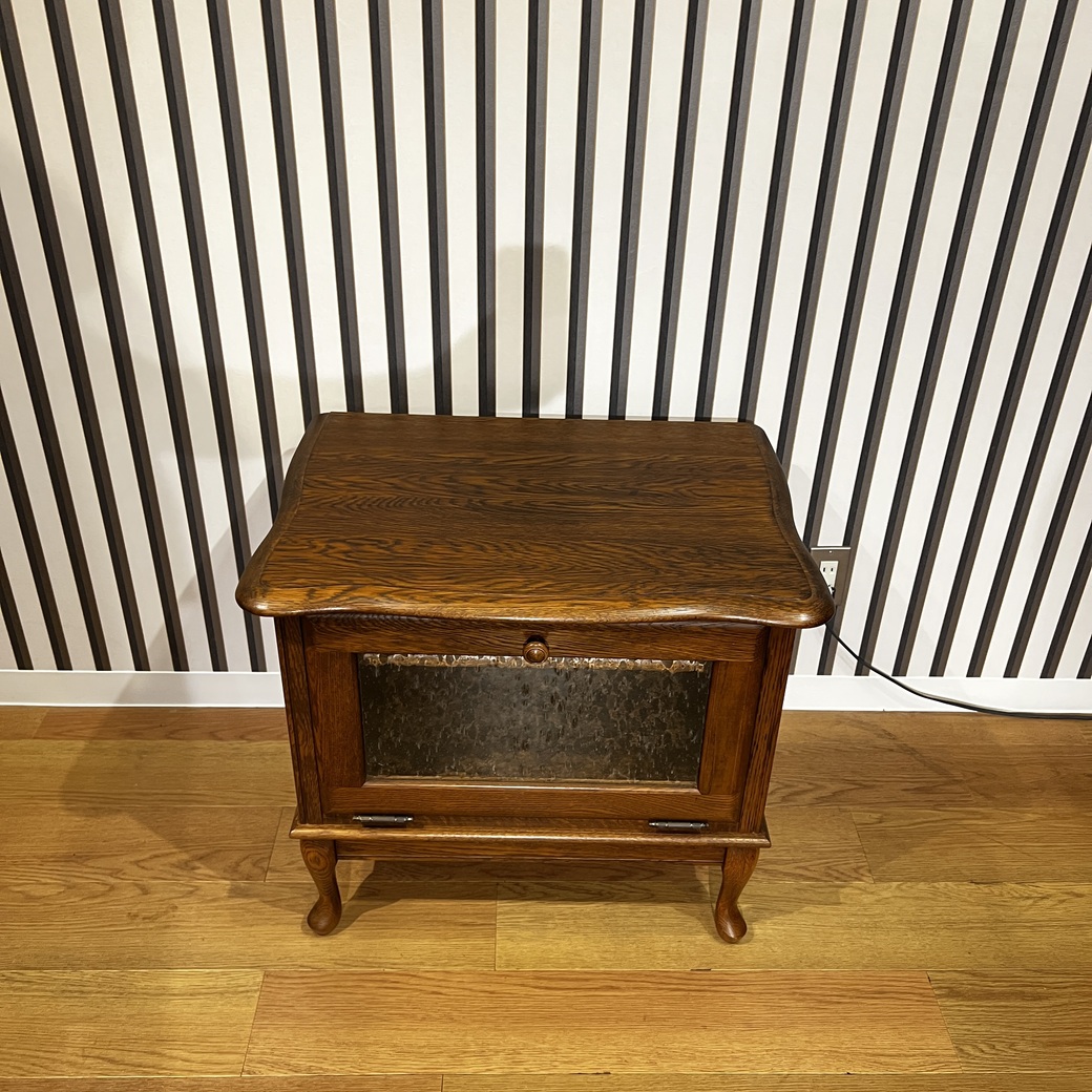 猫脚TV台・泡ガラス