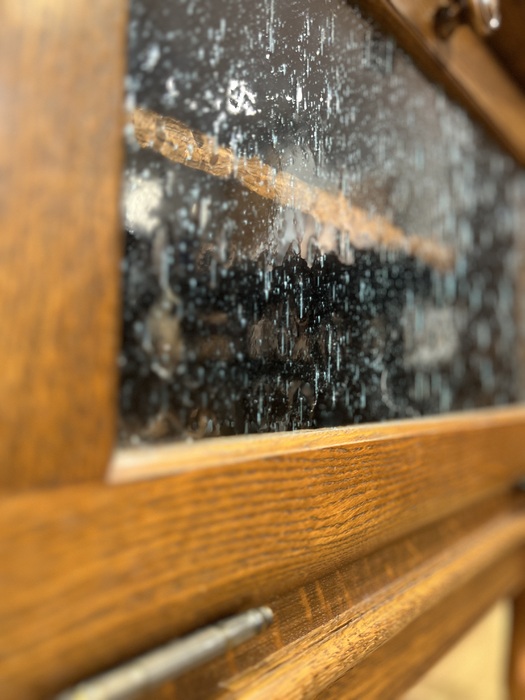 猫脚TV台・泡ガラス