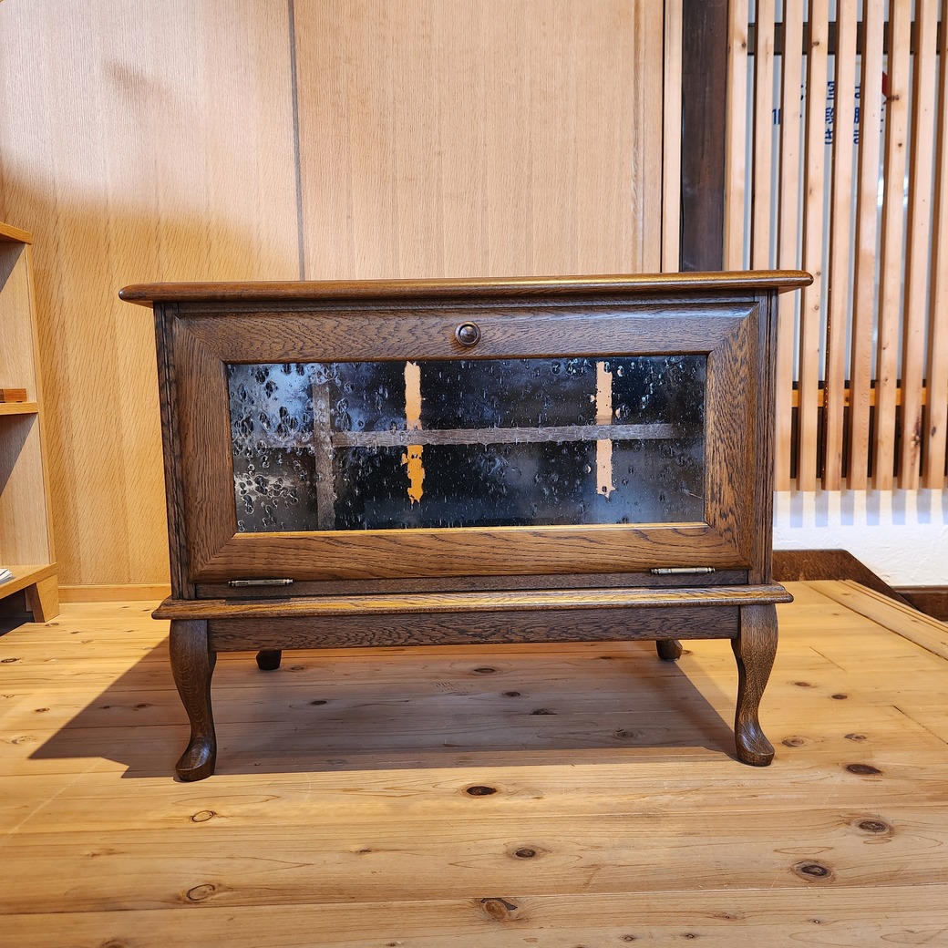 猫脚TV台・泡ガラス