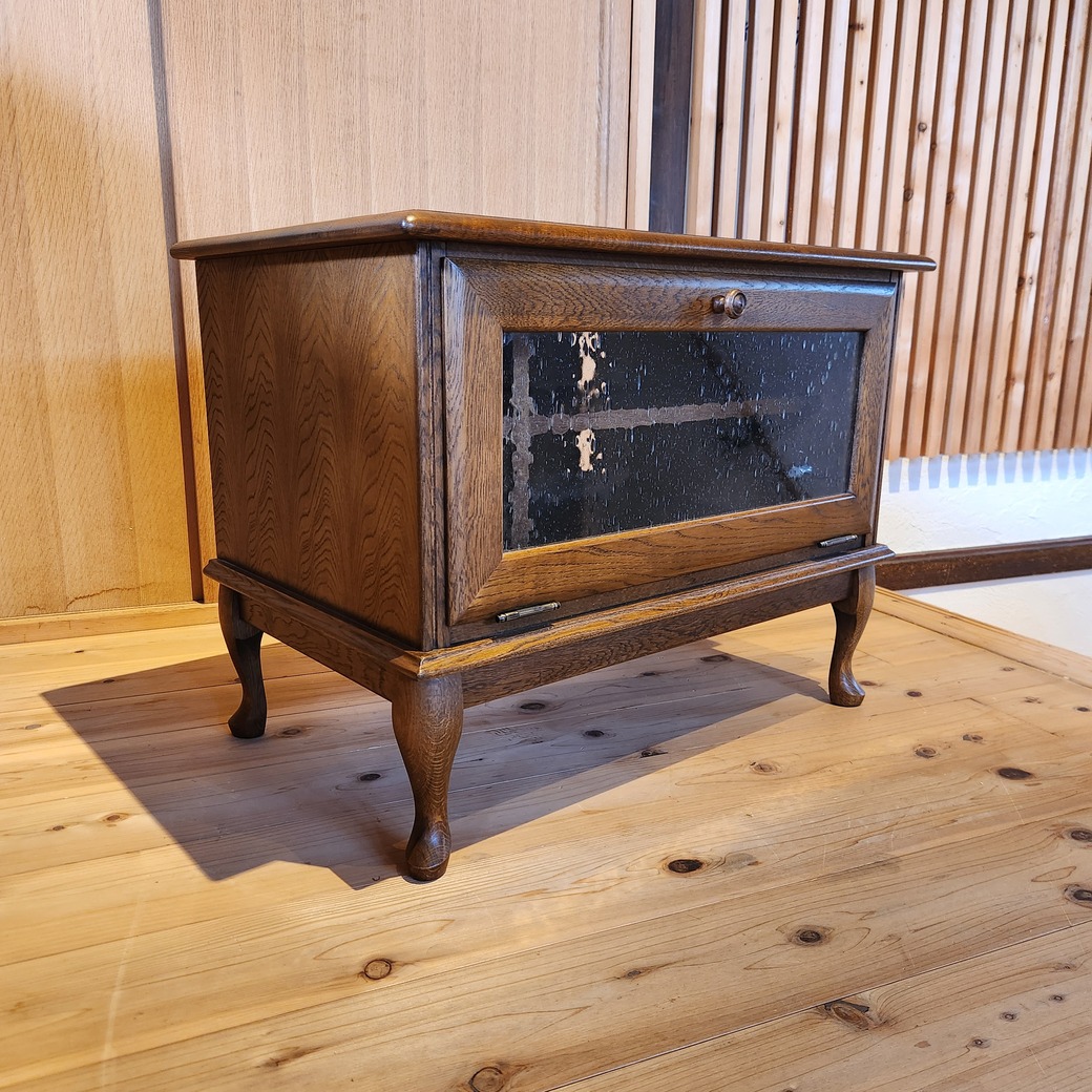 猫脚TV台・泡ガラス