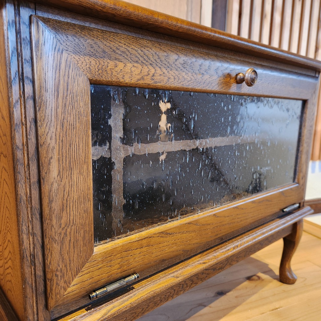 猫脚TV台・泡ガラス