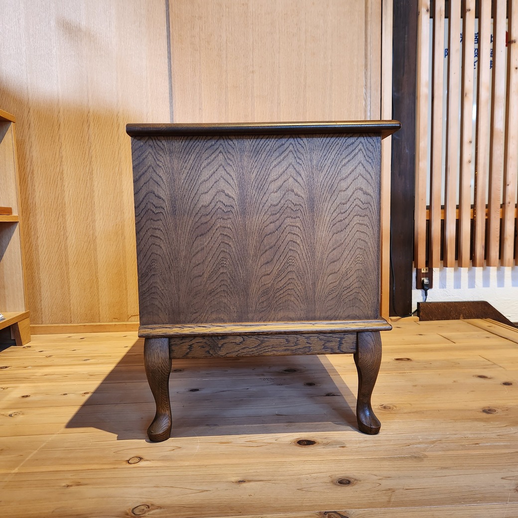 猫脚TV台・泡ガラス