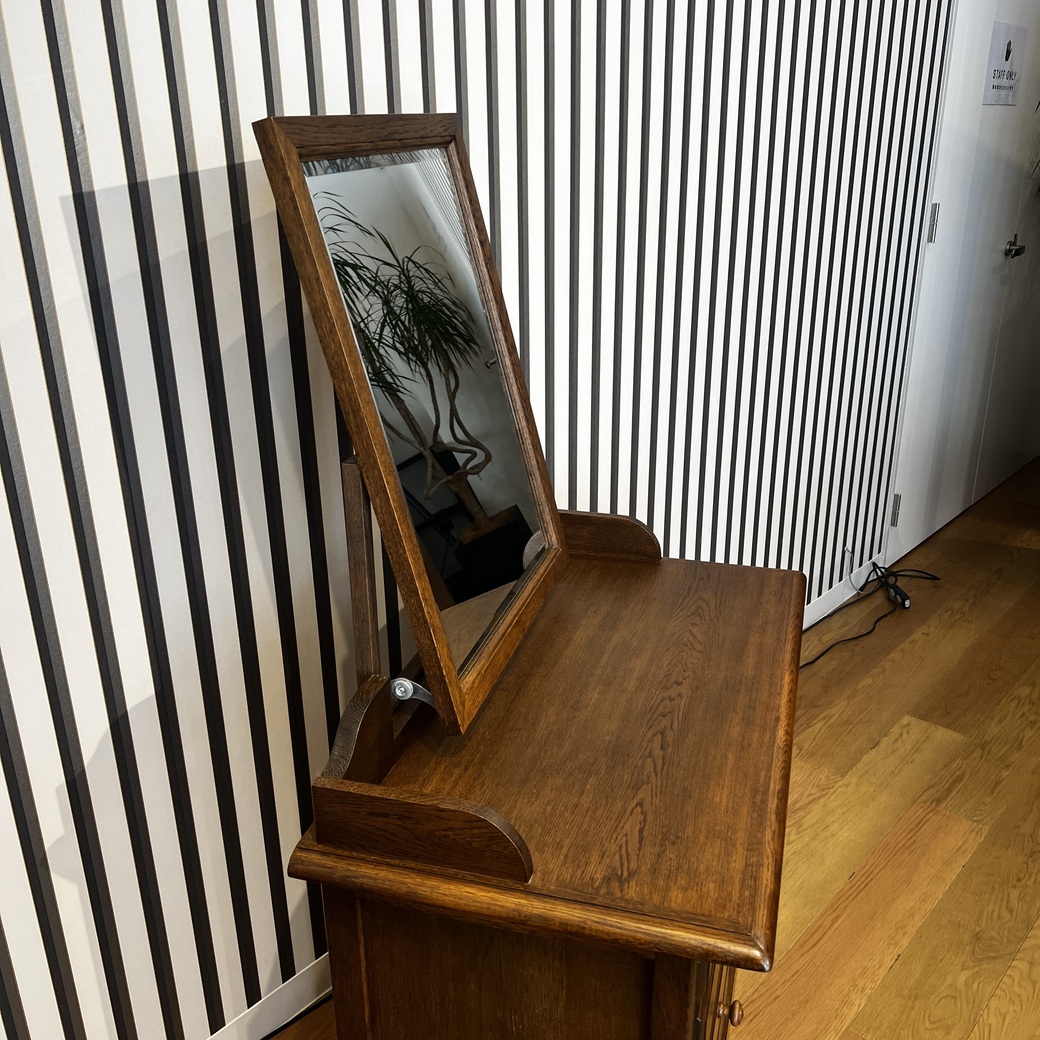 ドレッサーチェスト