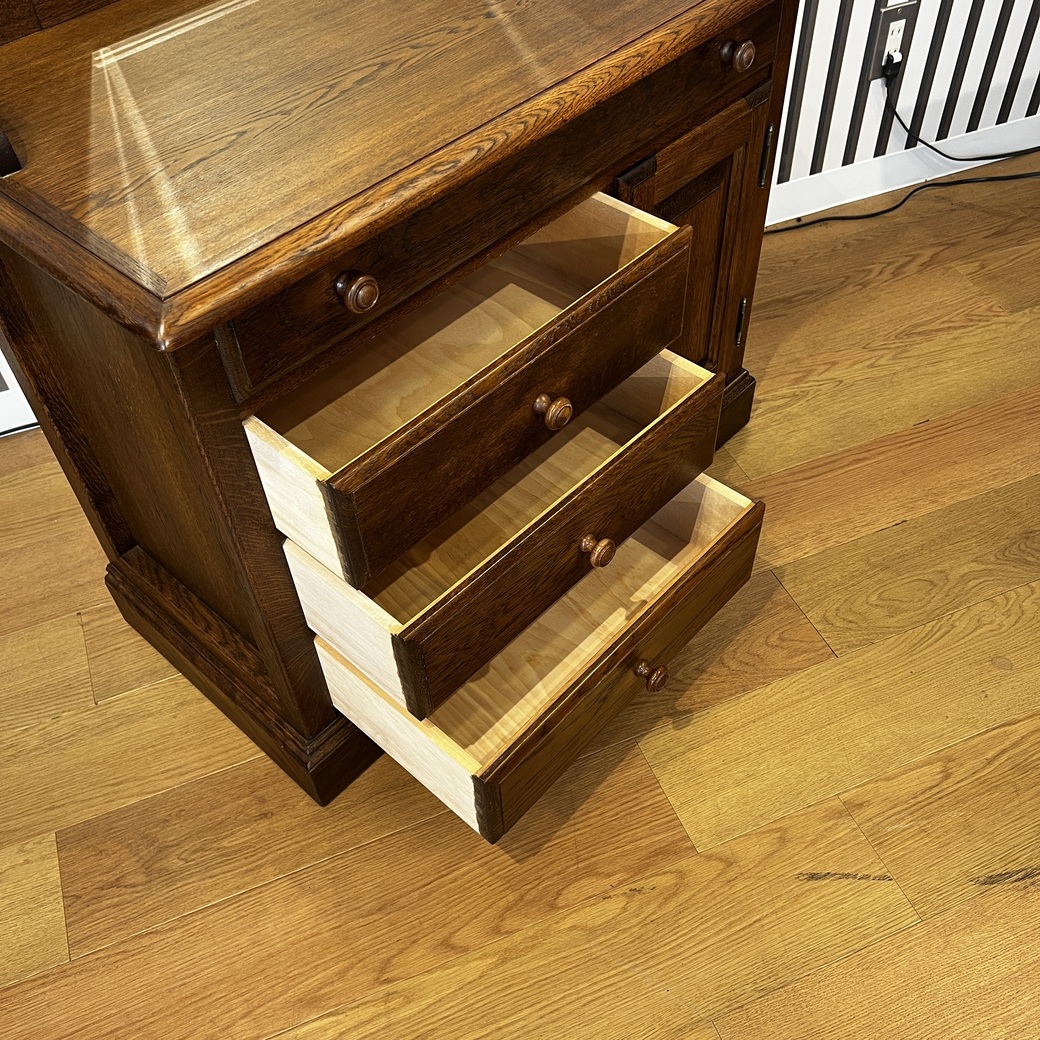 ドレッサーチェスト