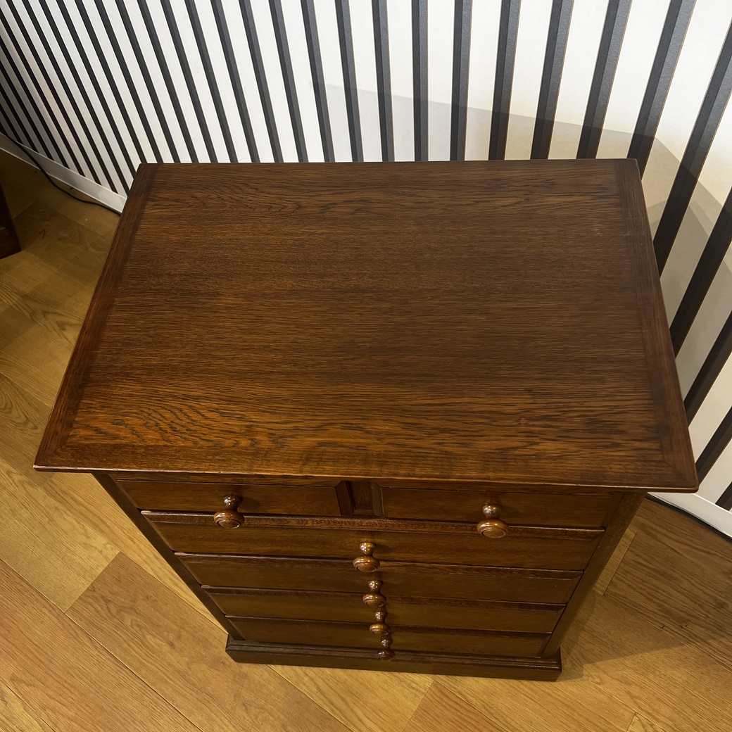 スリムチェスト