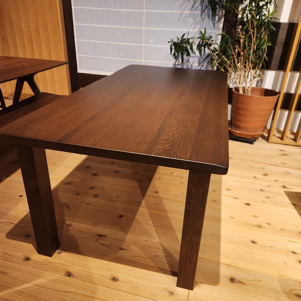 ナラ材ダイニングテーブル1800