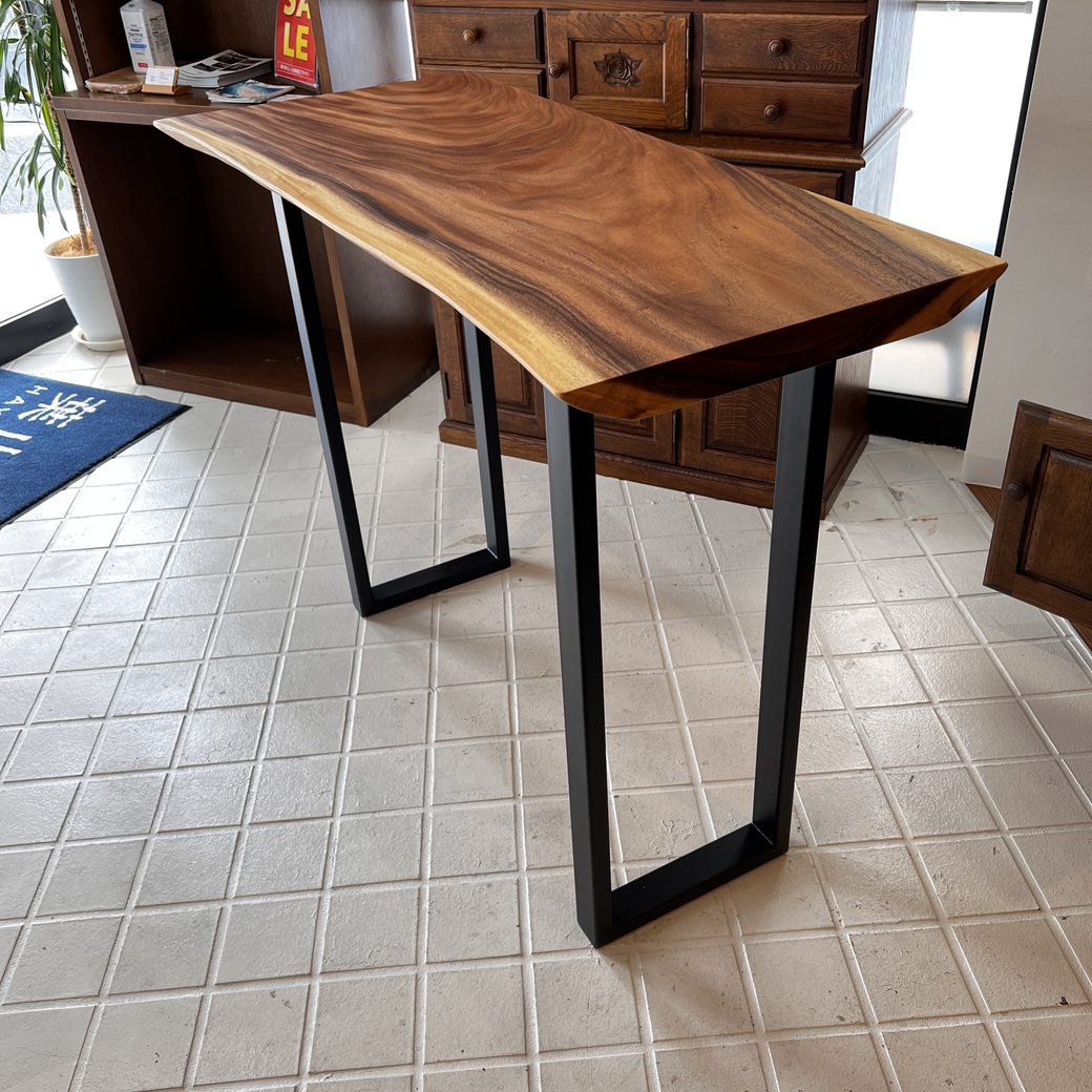 モンキーポッド一枚板カウンター