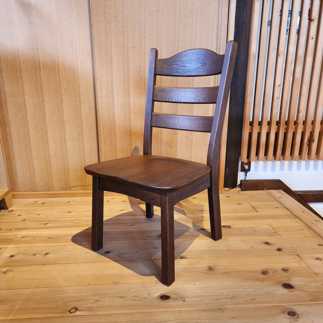 ナラ材ダイニングチェア