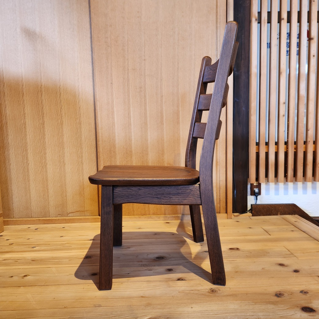 ナラ材ダイニングチェア
