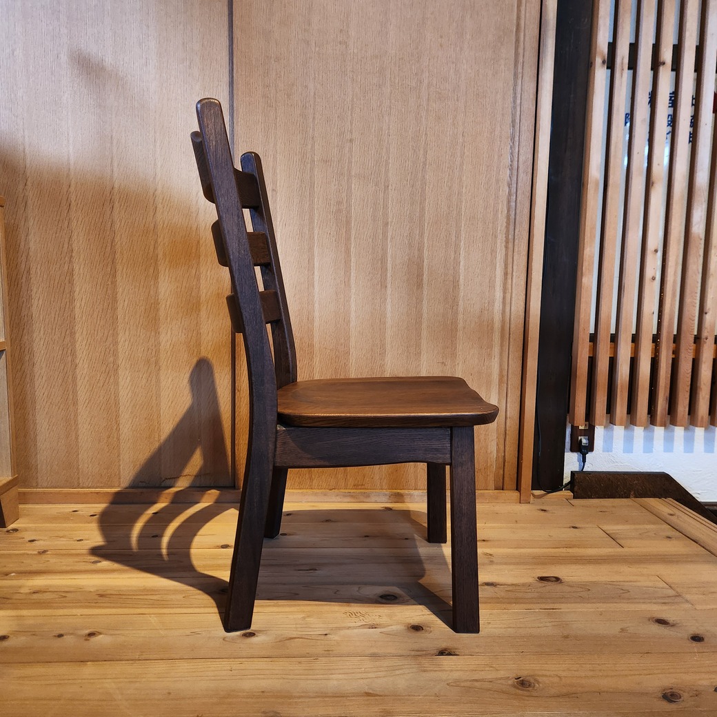ナラ材ダイニングチェア