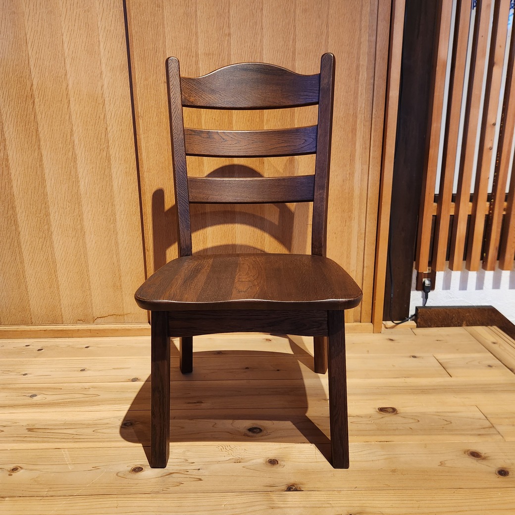 ナラ材ダイニングチェア