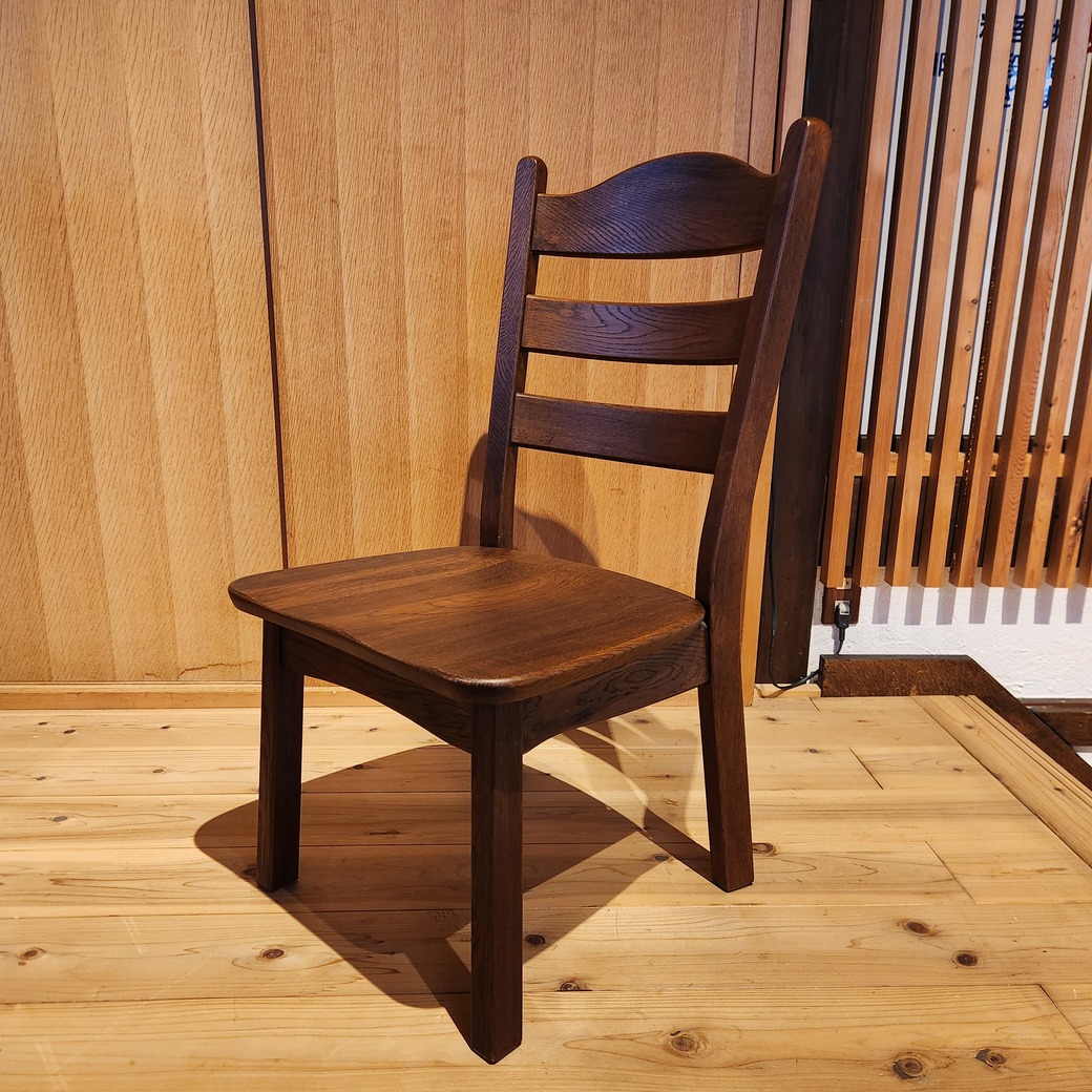 ナラ材ダイニングチェア